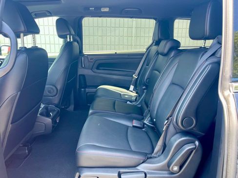 Used 2025 Honda Odyssey Sport-L image 11
