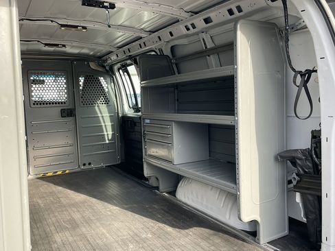 Used 2021 Chevrolet Express 2500 w/ Driver Convenience Package image 14