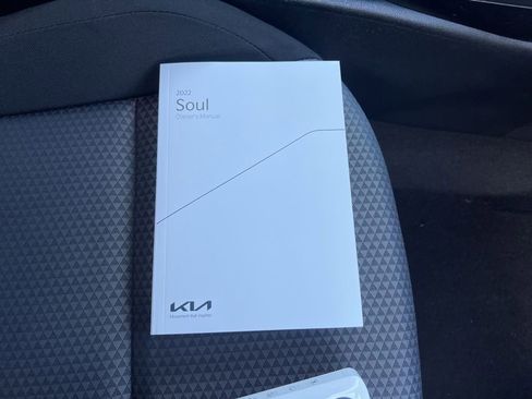 Certified 2022 Kia Soul LX w/ Technology Package image 26