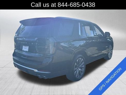 Used 2025 Chevrolet Tahoe High Country AWD/4WD image 5