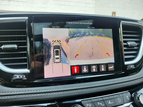 Used 2022 Chrysler Pacifica Limited w/ S Appearance Package FWD image 19