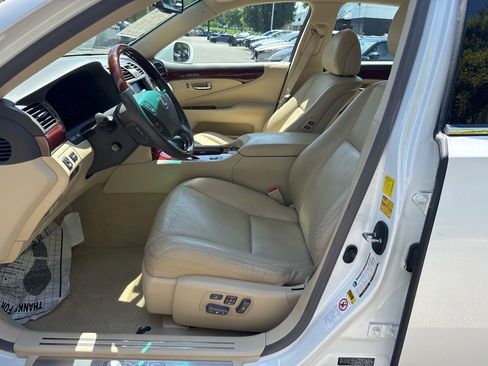 Used 2011 Lexus LS 460 w/ Luxury Value Edition RWD image 9