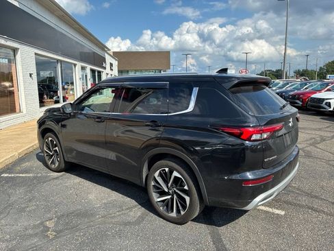 Used 2024 Mitsubishi Outlander SEL AWD/4WD image 3