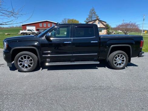 Used 2017 GMC Sierra 1500 Denali image 2