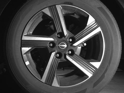 Used 2025 Nissan Sentra SV FWD image 14