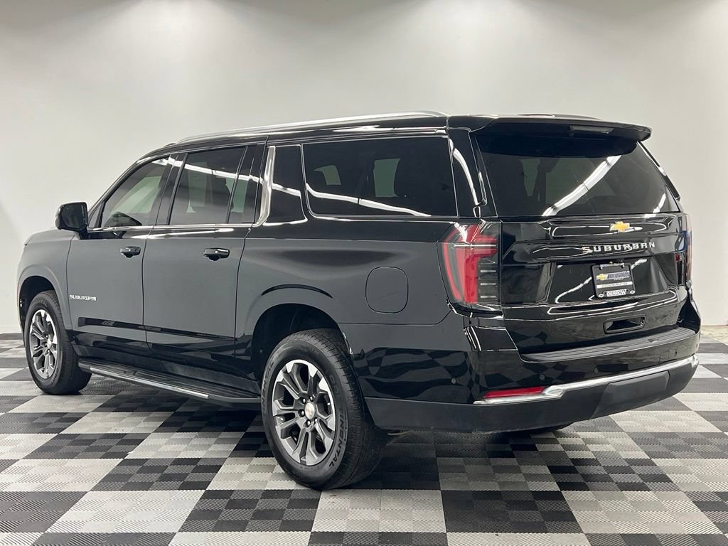 Used 2026 Chevrolet Suburban LS AWD/4WD image 5