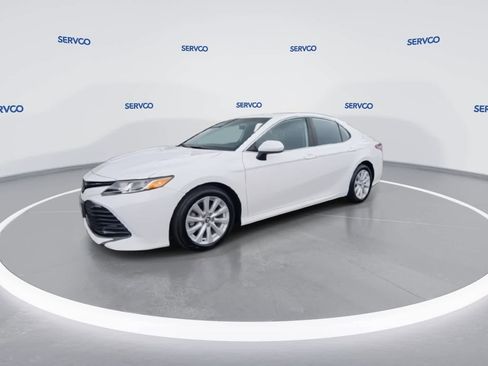 Used 2020 Toyota Camry LE image 4