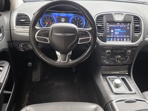 Used 2019 Chrysler 300 Touring w/ Sport Appearance Package RWD image 10
