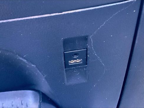 Used 2020 Toyota Corolla LE image 30