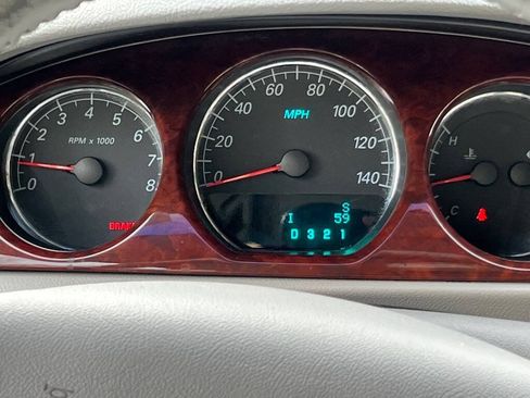 Used 2007 Buick Lucerne CXL w/ Luxury Package FWD image 13