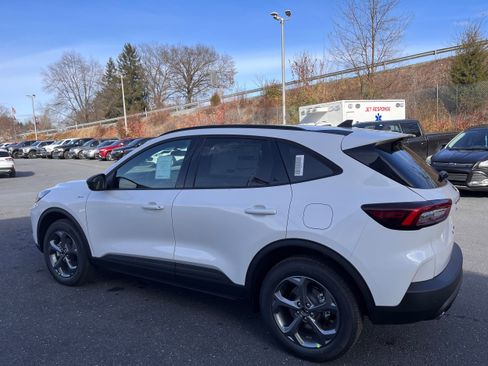 New 2026 Ford Escape ST-Line w/ Tech Pack #1 AWD/4WD image 13