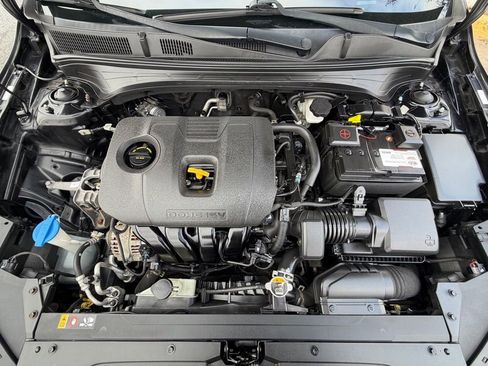 Used 2019 Kia Forte LXS image 16