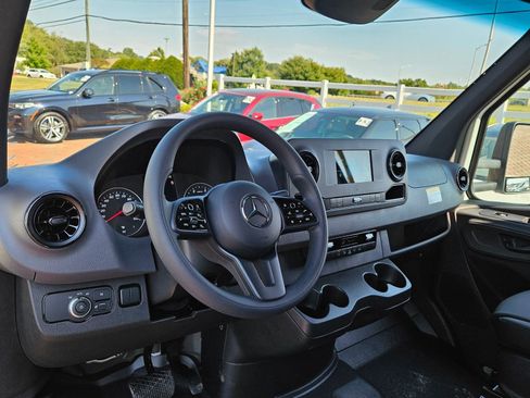 New 2024 Mercedes-Benz Sprinter 3500 image 15