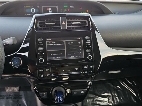 Used 2022 Toyota Prius L Eco image 19