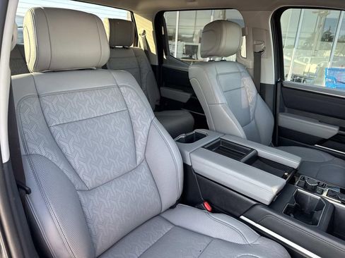 Used 2023 Toyota Tundra Limited image 11