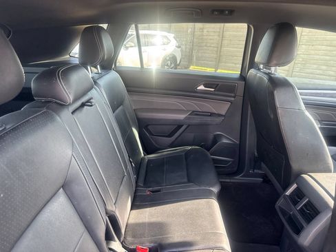 Used 2021 Volkswagen Atlas Cross Sport SE FWD image 31