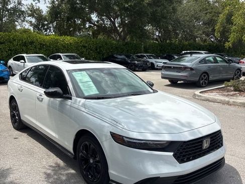 Used 2025 Honda Accord SE image 1