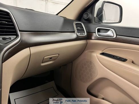 Used 2018 Jeep Grand Cherokee Laredo image 36