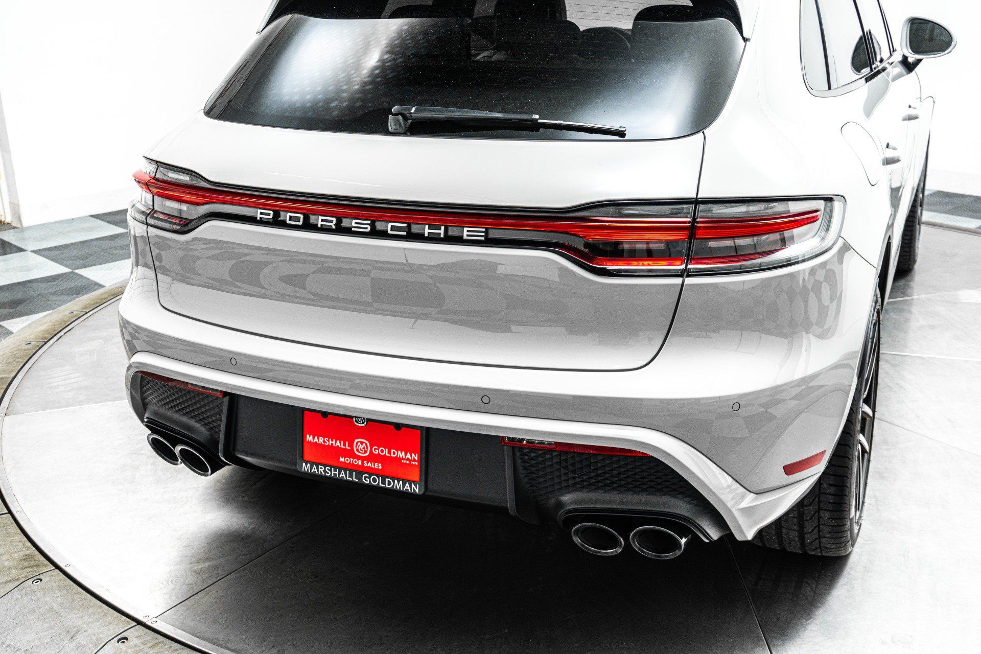 Used 2026 Porsche Macan AWD/4WD image 37