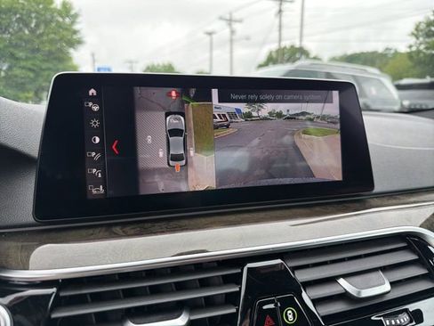 Used 2019 BMW 540i w/ Premium Package RWD image 15