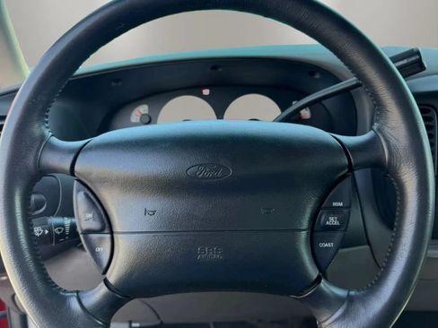 Used 2000 Ford F150 Lightning RWD image 18