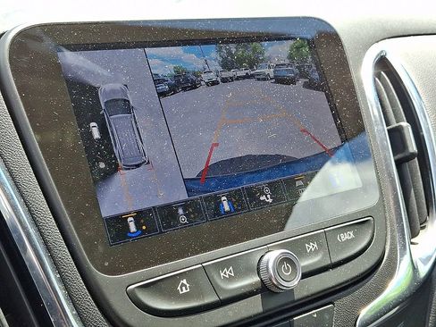 Used 2024 Chevrolet Equinox LT AWD/4WD image 17