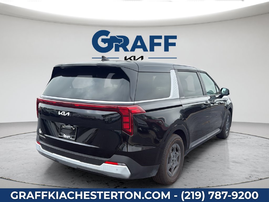 Used 2025 Kia Carnival FWD image 7