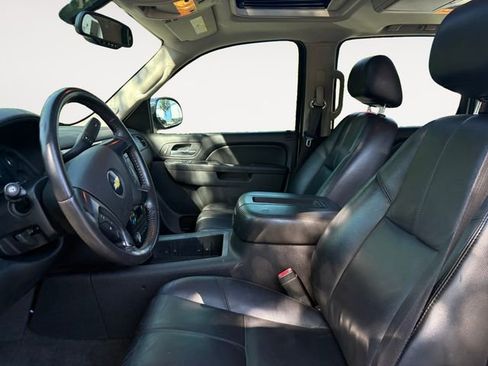 Used 2010 Chevrolet Suburban LT AWD/4WD image 9