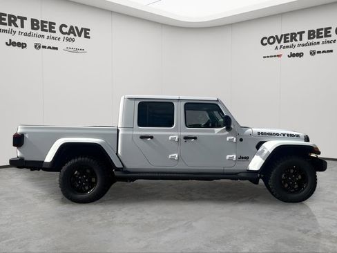 New 2025 Jeep Gladiator Sport image 15