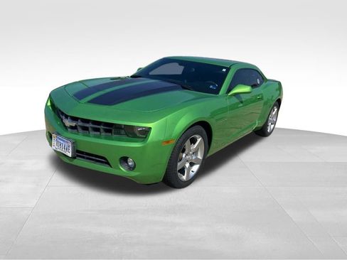 Used 2010 Chevrolet Camaro LT RWD image 2