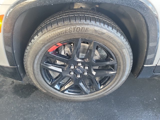 Used 2022 Chevrolet Traverse Premier w/ Redline Edition FWD image 31
