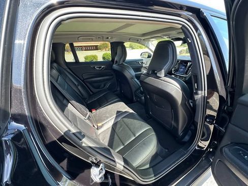 Used 2021 Volvo V60 T5 Cross Country AWD/4WD image 19