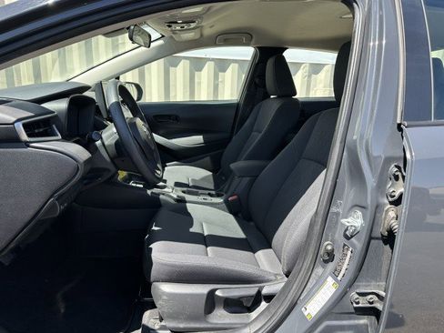Used 2023 Toyota Corolla LE FWD image 5