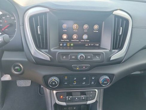 Used 2024 GMC Terrain SLE image 20