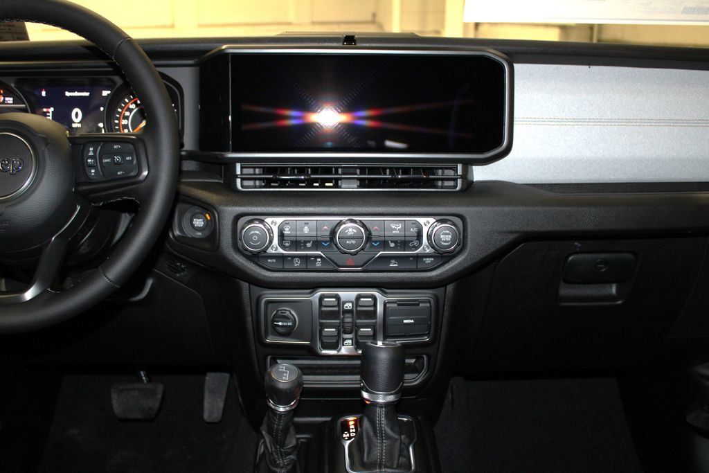 New 2026 Jeep Gladiator Sport AWD/4WD image 13
