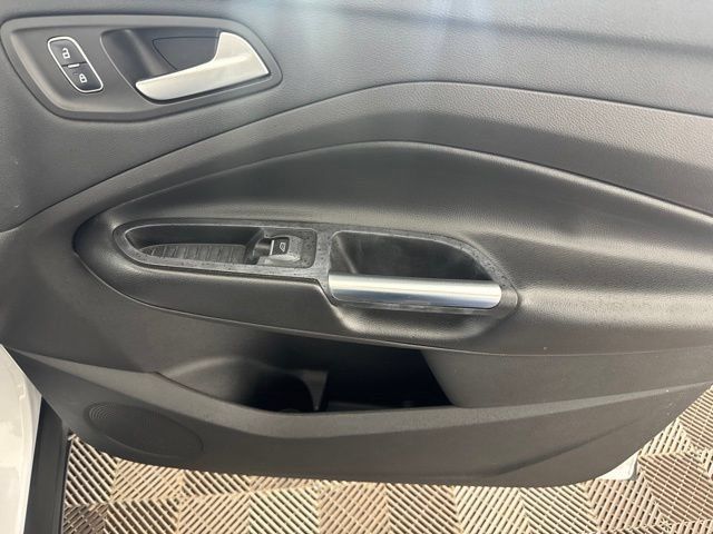 Used 2017 Ford Escape SE w/ SE Leather Comfort Package FWD image 19