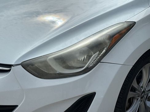 Used 2016 Hyundai Elantra SE FWD image 3