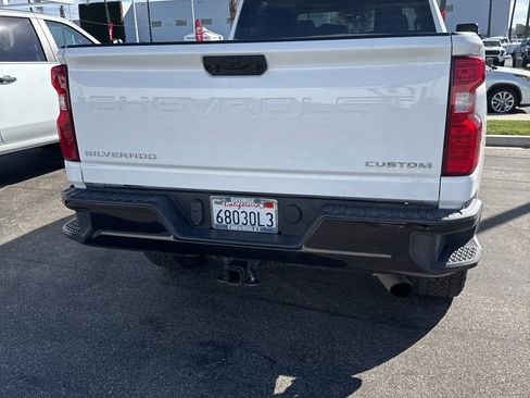 Used 2022 Chevrolet Silverado 2500 Custom w/ Custom Value Package image 5