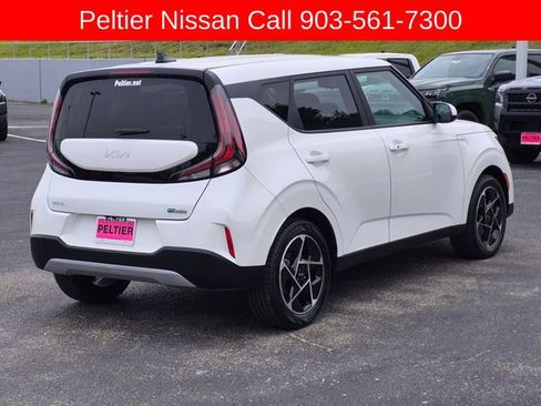 Used 2025 Kia Soul EX FWD image 6