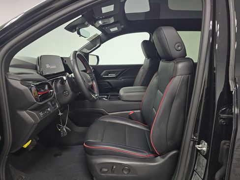 Used 2025 Chevrolet Silverado EV RST AWD/4WD image 3