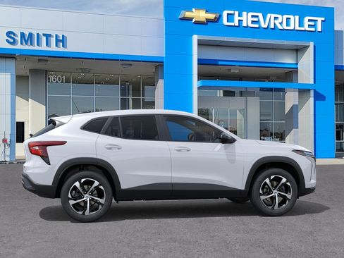 New 2026 Chevrolet Trax RS FWD image 29