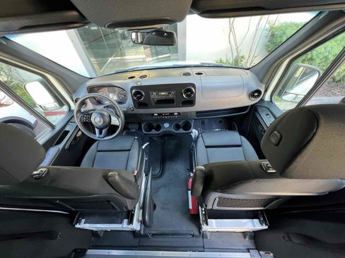 Used 2019 Mercedes-Benz Sprinter 2500 w/ Driver Convenience Package image 65