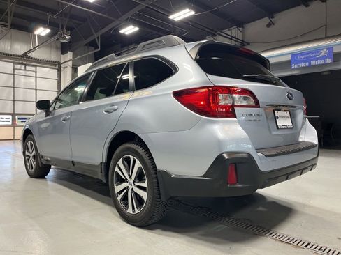 Used 2018 Subaru Outback 2.5i Limited w/ Popular Package #2 AWD/4WD image 5
