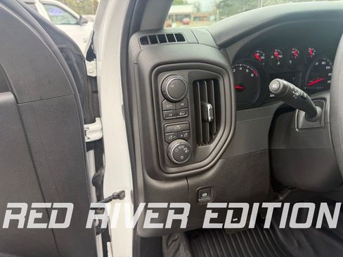 Used 2025 Chevrolet Silverado 1500 W/T w/ WT Value Package image 23
