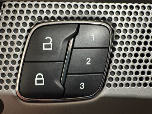 Used 2020 Ford Explorer Platinum image 23