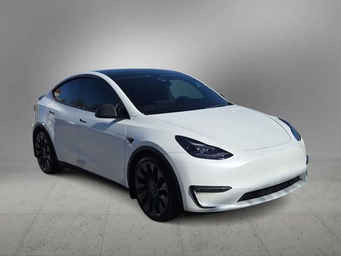 Used 2022 Tesla Model Y Performance image 2