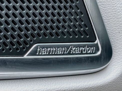 Used 2020 Kia Telluride SX w/ Towing Package FWD image 19