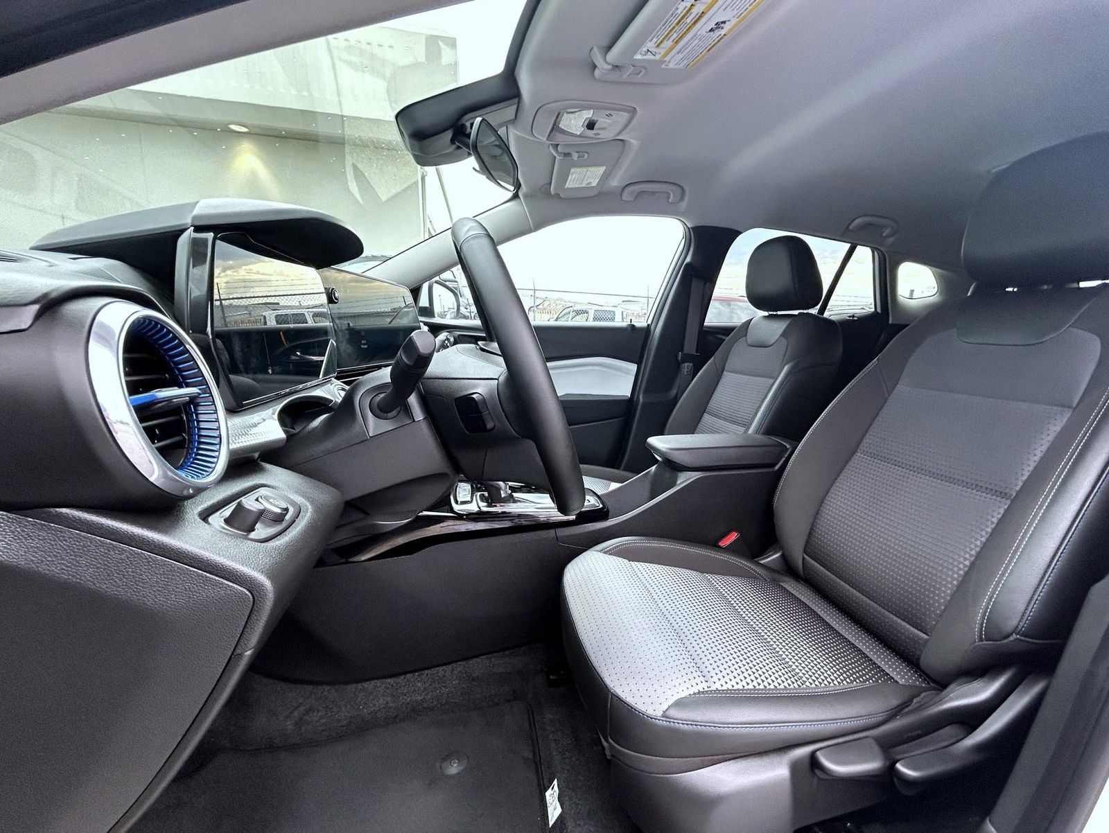 Certified 2024 Chevrolet Trax LT w/ Driver Confidence Package FWD image 11
