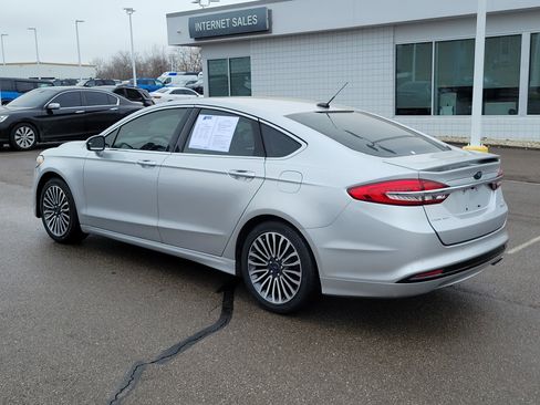 Used 2018 Ford Fusion Titanium image 3