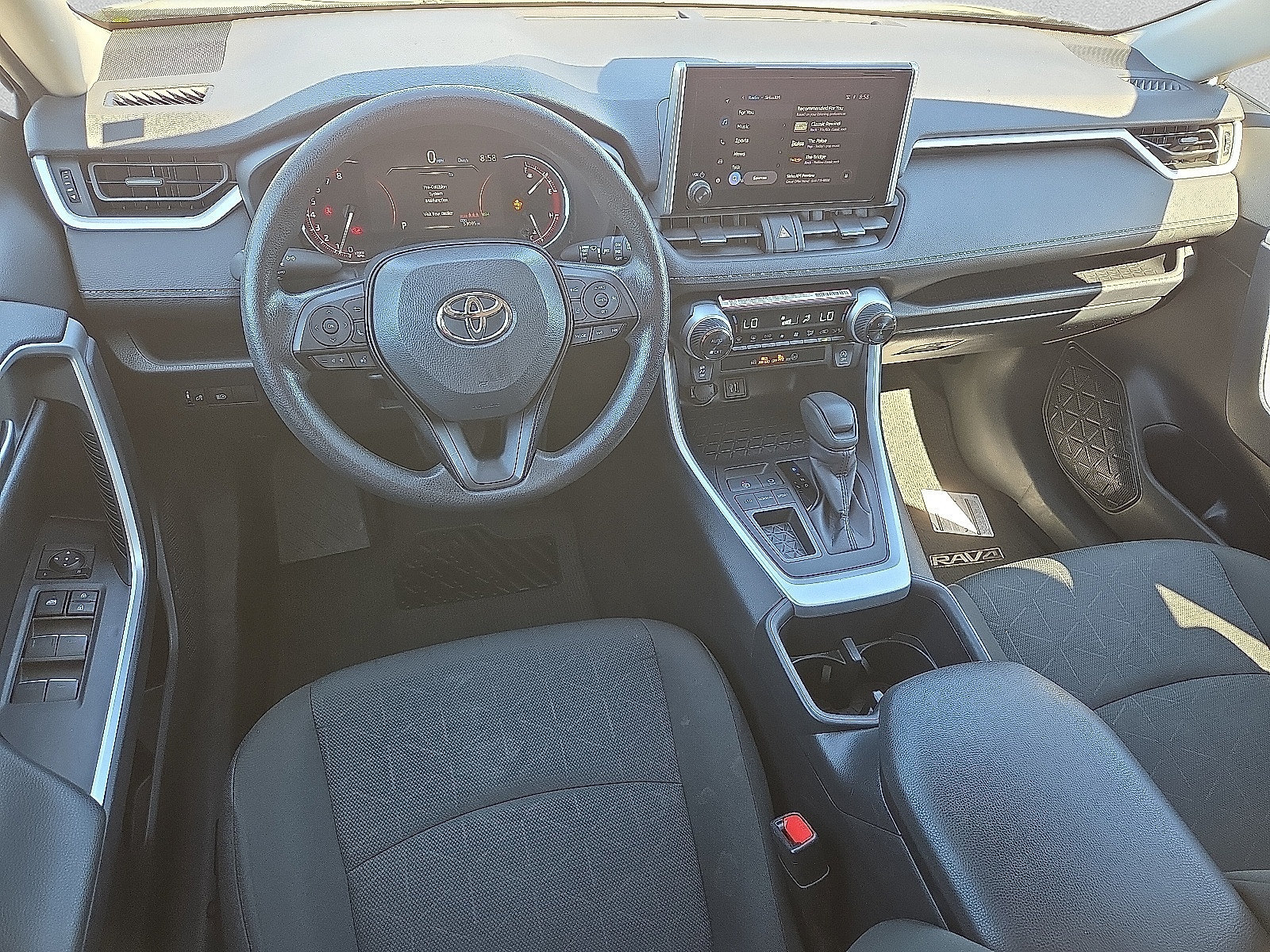 Used 2025 Toyota RAV4 XLE FWD image 11